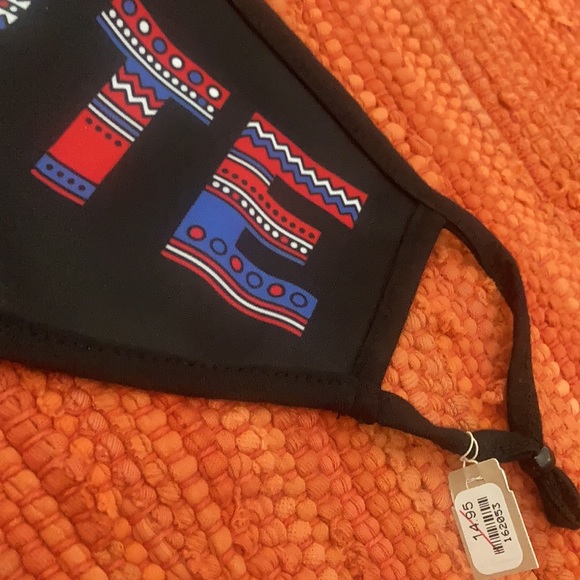 VOTE Face Mask NWT Unisex - Picture 4 of 5